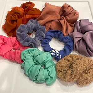 Scrunchies set of 8 multi color all like new